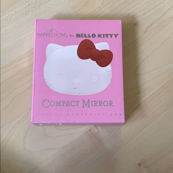Featured image of post Hello Kitty Led Compact Mirror : Impressions vanity hello kitty led mirror &amp; compact.